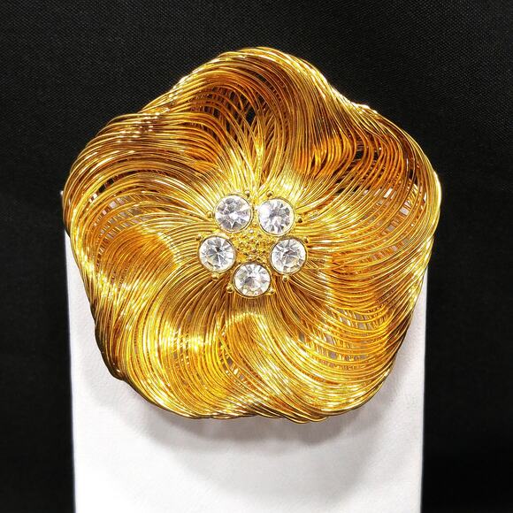 Monet Wire Wrapped Rhinestone Flower Brooch, Gold Plated, 1980s Vintage Jewelry - Picture 5 of 10